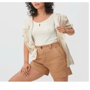 Everlane keyhole scoopneck tee